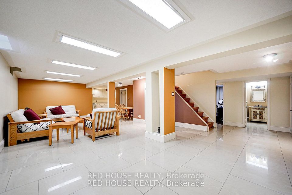 Detached at 4450 Mayflower Drive Bsmt, Mississauga, ON L5R 1S6, Mississauga