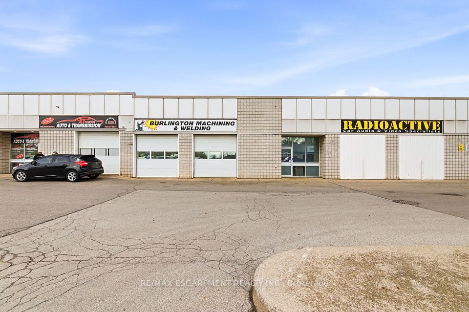 3485 Harvester Road 4, Burlington, ON L7N 3T3
