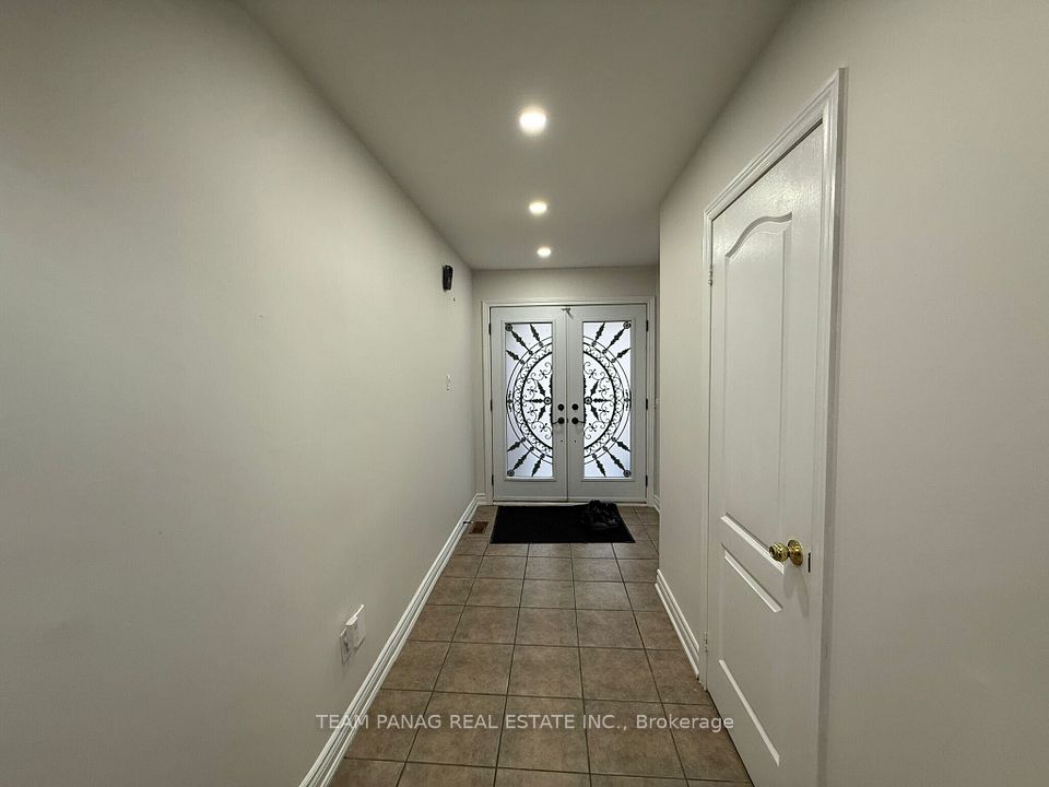 Detached at 52 Sweet Clover Crescent N, Brampton, ON L6R 2Z9, Brampton