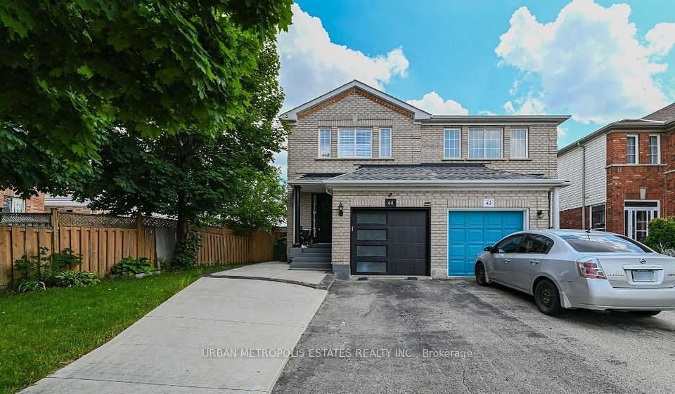 Semi-Detached  at 44 Needlewood Lane, Brampton, ON L6R 2N3, Brampton