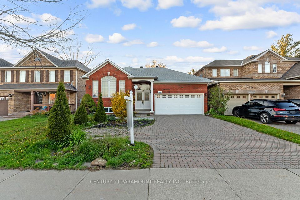 Detached at 2897 Westoak Trails Boulevard, Oakville, ON L6M 4V2, Oakville