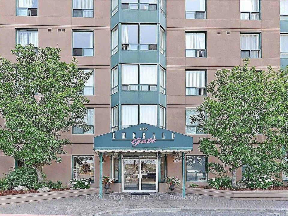 Condo Apartment at 135 Hillcrest Avenue 303, Mississauga, ON L5B 4B1, Mississauga