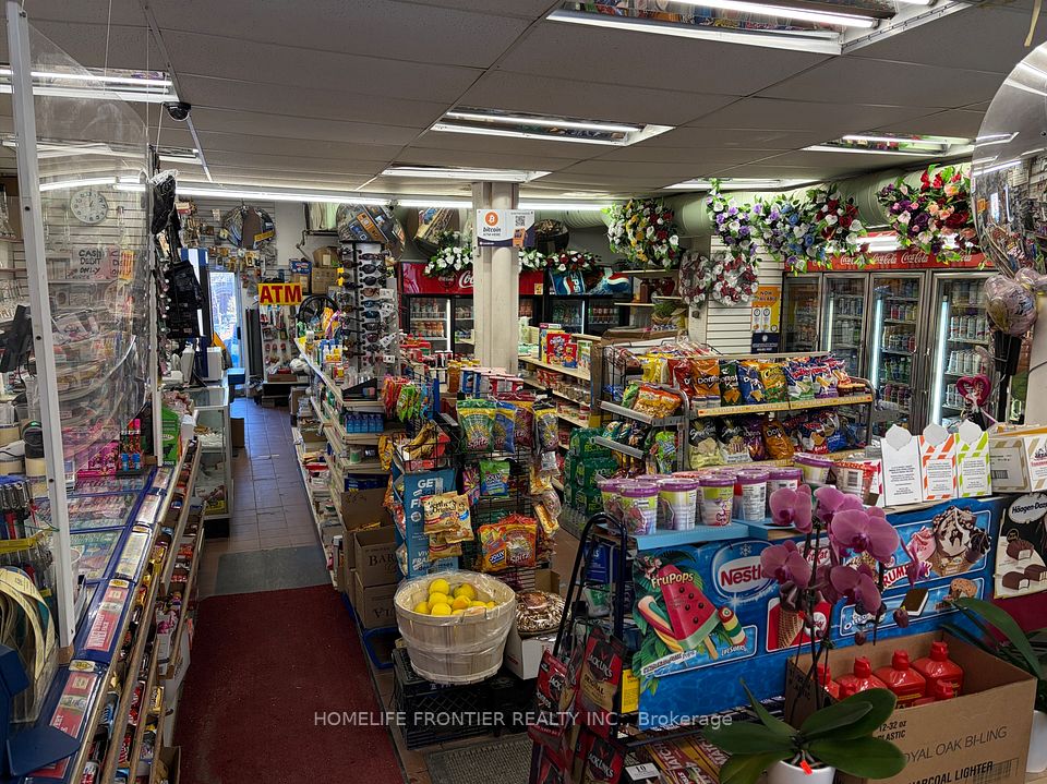 237 Park Lawn Road, Toronto W07, ON M8Y 3J3
