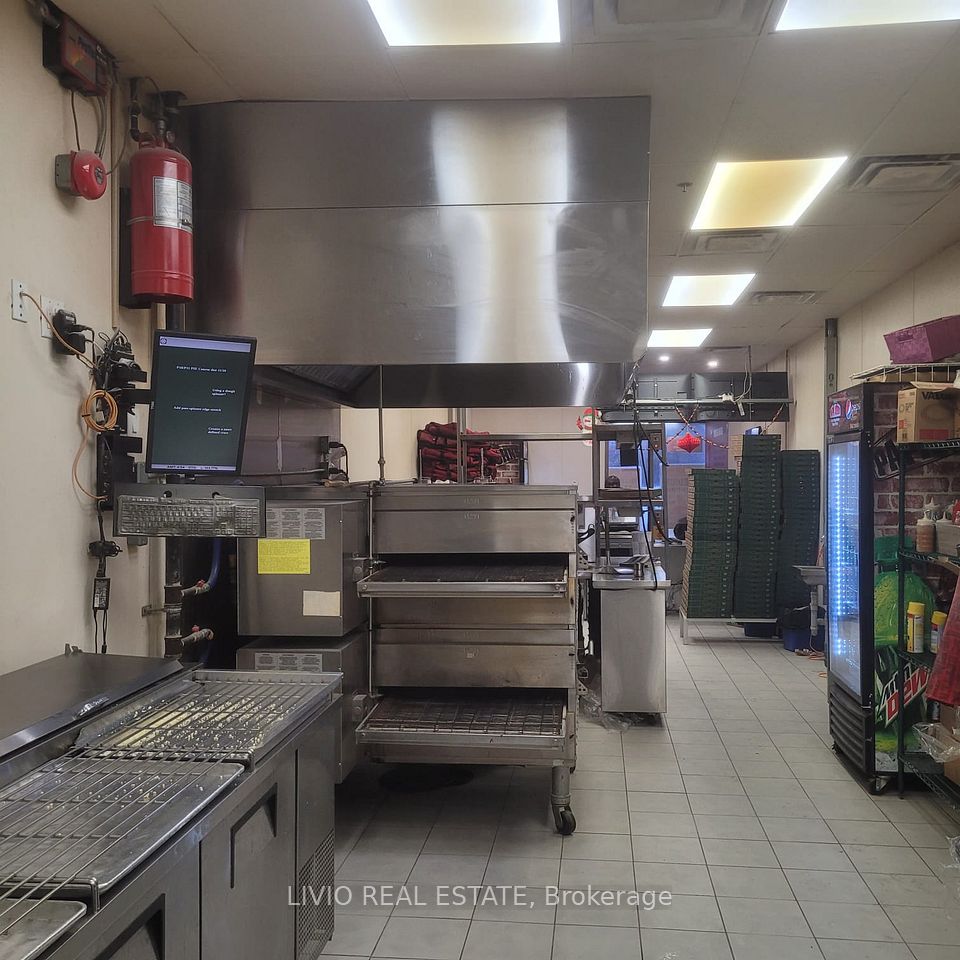 11 Westmore Drive 6, Toronto W10, ON M9V 3Y6