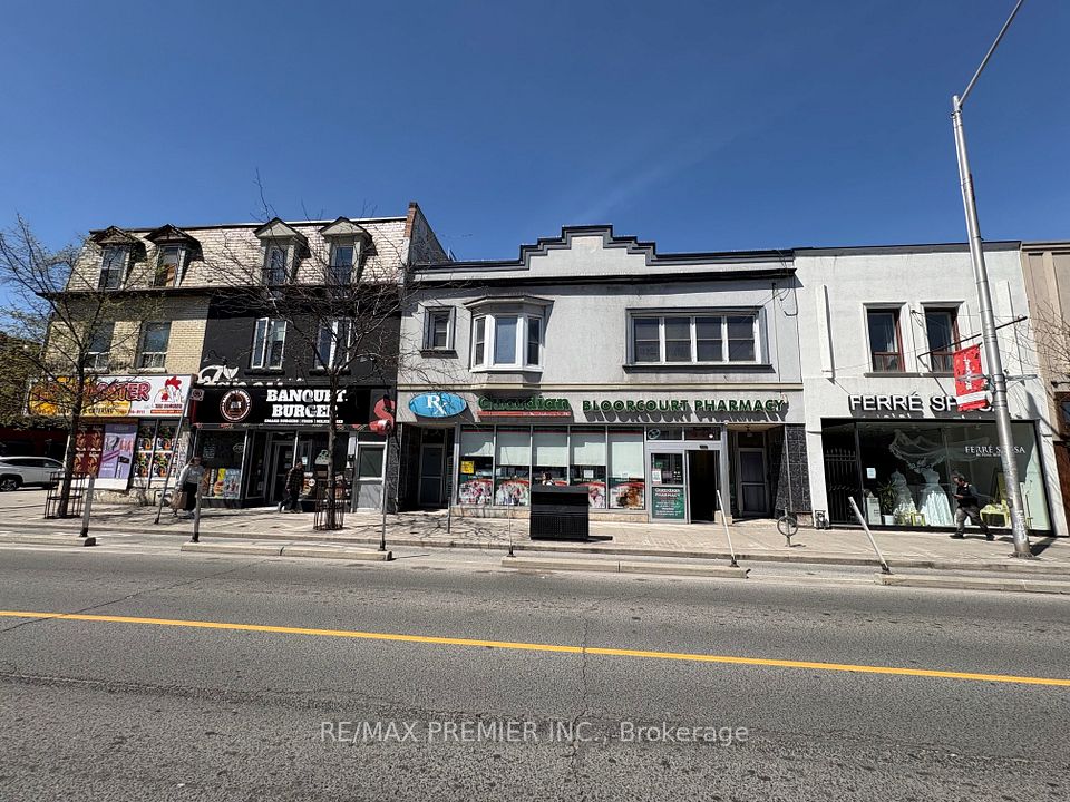 938 Bloor Street W Upper, Toronto W02, ON M6H 1L4