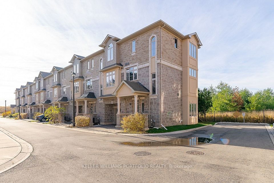 Att/Row/Townhouse at 2016 Deerview Common, Oakville, ON L6M 0Y2, Oakville
