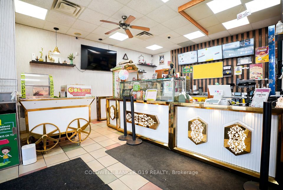 2855 Derry Road E, Mississauga, ON L4T 1A6