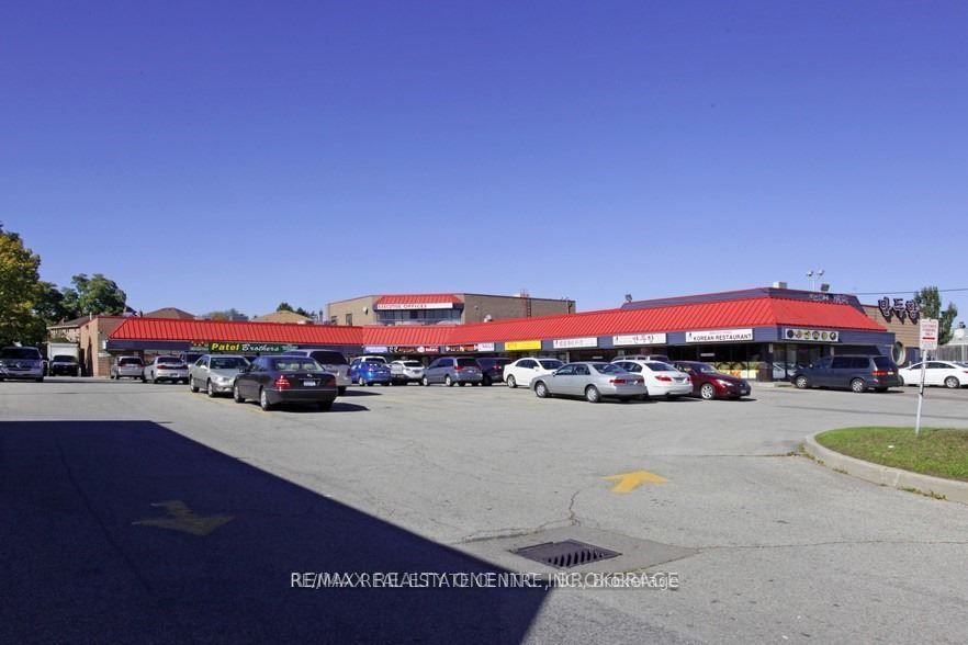 169 Dundas Street E 204, Mississauga, ON L5A 1W8