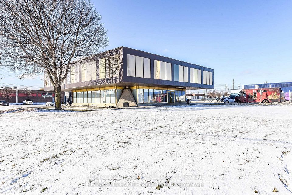 1300 E Steeles Avenue E 218, Brampton, ON L6T 1A2