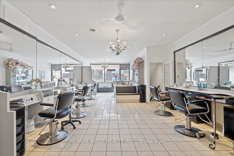 578 Marlee Avenue, Toronto W04, ON M6B 3J5