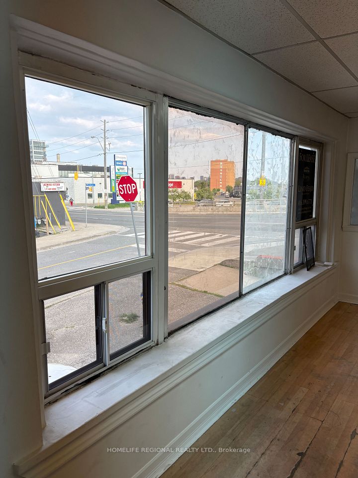 642 Rogers Road 103, Toronto W03, ON M6M 1C2