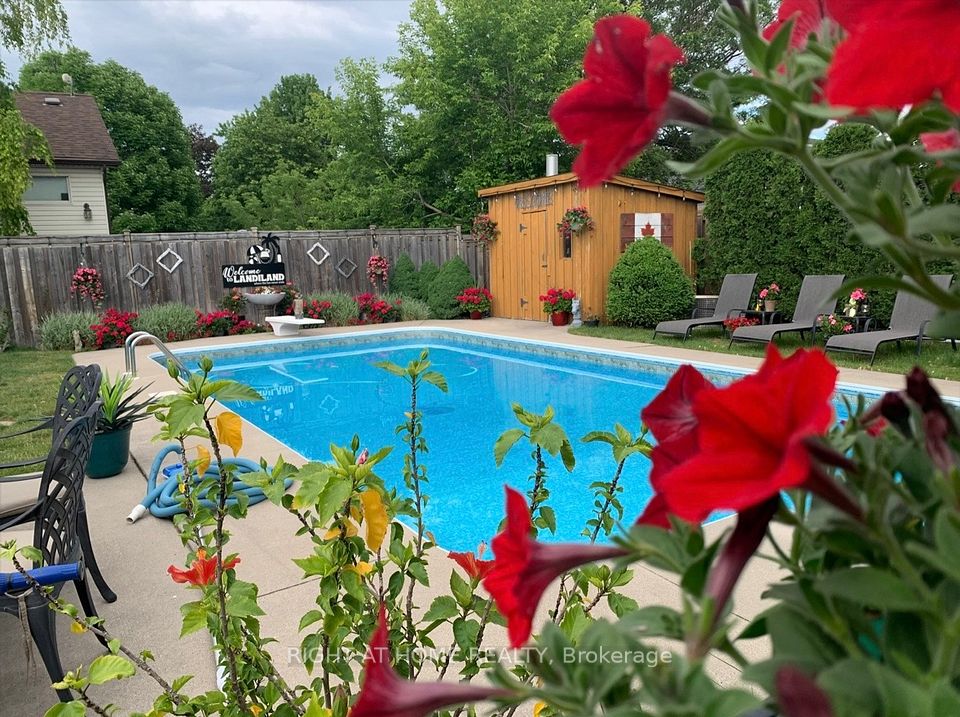 Detached at 760 WILLOW Avenue, Milton, ON L9T 3E6, Milton