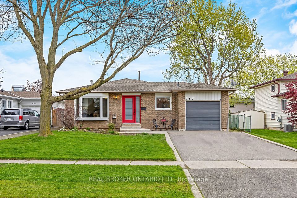 Detached at 752 Mackenzie Drive, Milton, ON L9T 3M1, Milton