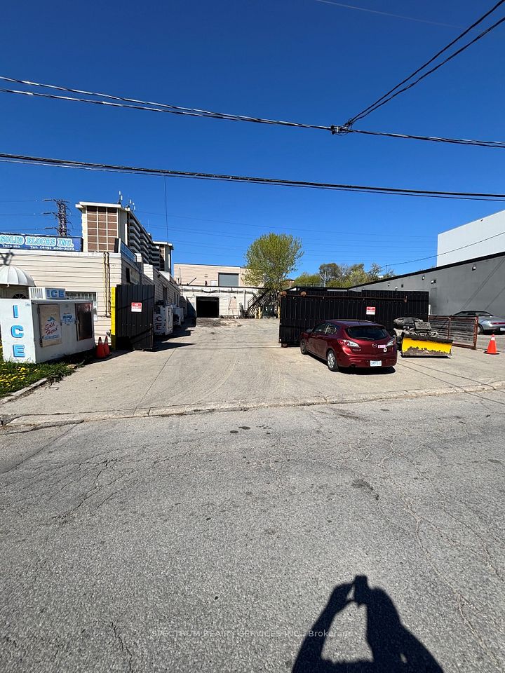 464 Gilbert Avenue, Toronto W03, ON M6E 4X5