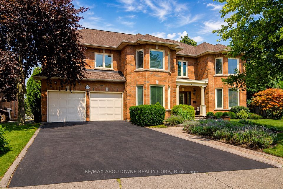 Detached at 1471 The Links Drive, Oakville, ON L6M 2P2, Oakville