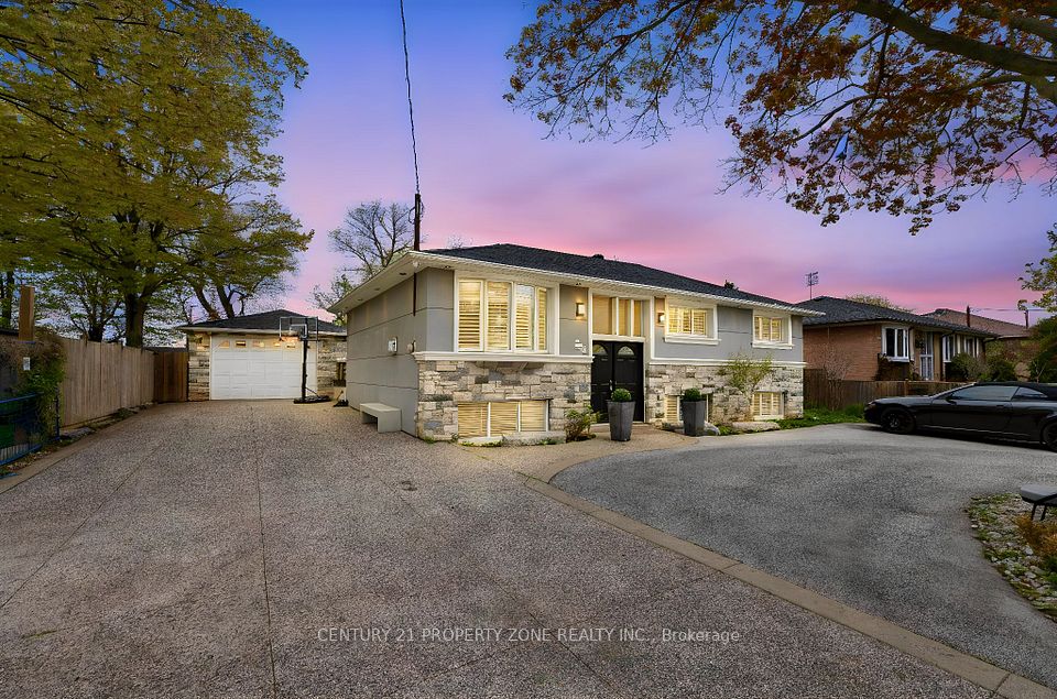 Detached at 547 Pinegrove Road, Oakville, ON L6K 2C2, Oakville