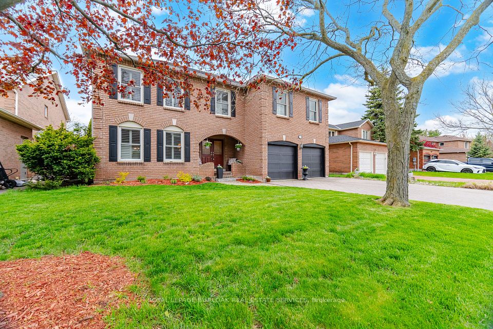 Detached at 1122 Berkshire Court, Oakville, ON L6M 2L6, Oakville
