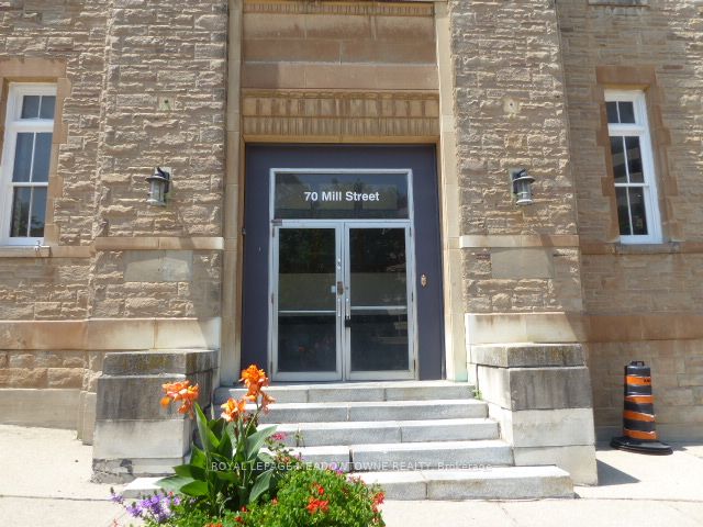 Detached at 70 Mill Street 1, Halton Hills, ON L7G 2C9, Halton Hills