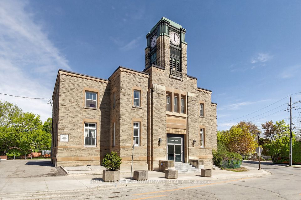 Detached at 70 Mill Street 1, Halton Hills, ON L7G 2C9, Halton Hills