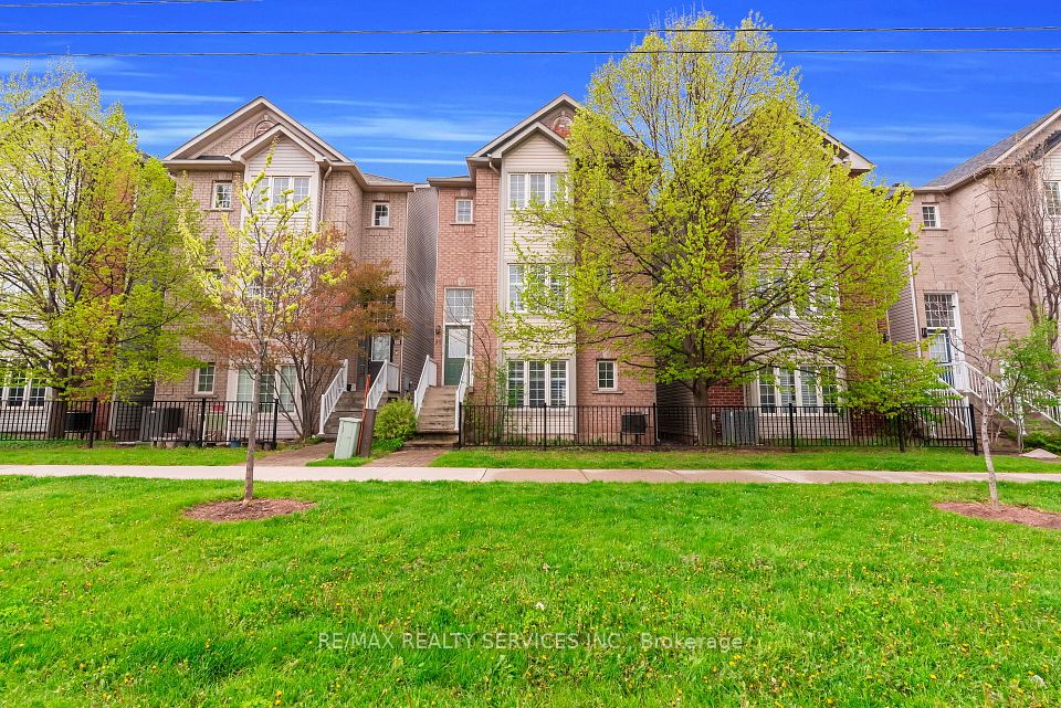 Detached at 5110 Fairview Street 28, Burlington, ON L7L 7H6, Burlington
