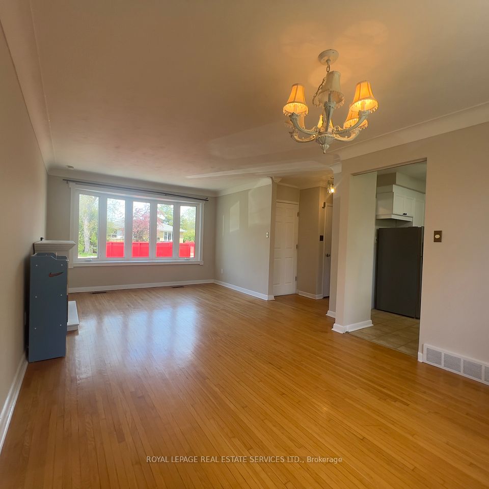 Detached at 606 S Pinegrove Road S, Oakville, ON L6K 2C6, Oakville