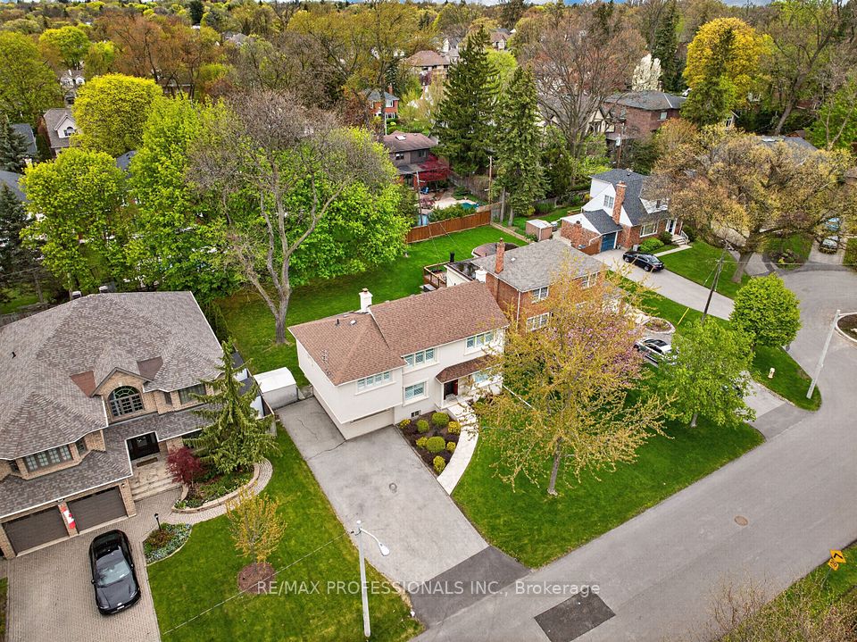 27 Nottingham Drive, Toronto, ON M9A 2W4 at 27 Nottingham Drive, Toronto, ON M9A 2W4, Toronto W08, ON, M9A 2W4