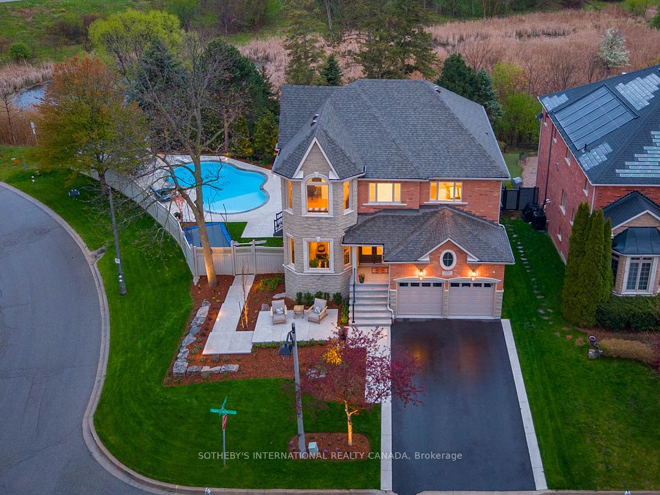 Detached at 2432 Upper Valley Crescent, Oakville, ON L6H 7P2, Oakville