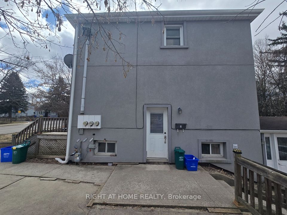 Detached at 18 Ewing Street 2, Halton Hills, ON L7G 2P7, Halton Hills