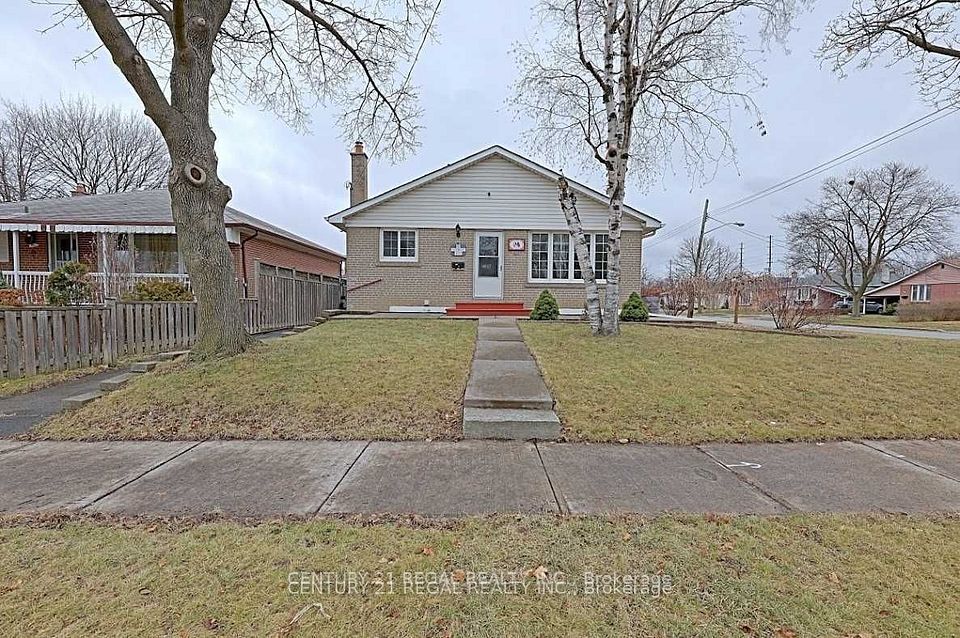 9 Guiness Avenue, Toronto, ON M9W 3L1 at 9 Guiness Avenue, Toronto, ON M9W 3L1, Toronto W10, ON, M9W 3L1
