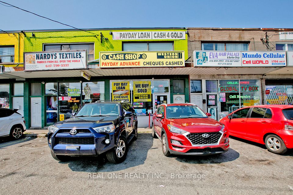 1702 Jane Street, Toronto W04, ON M9N 2S4