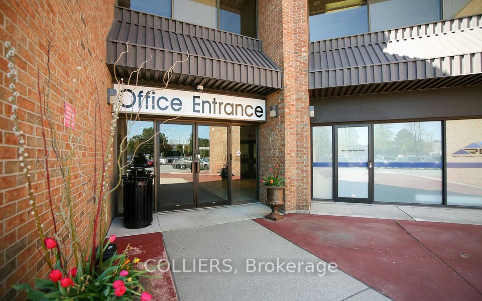 3425 Harvester Road 211A, Burlington, ON L7N 3N1