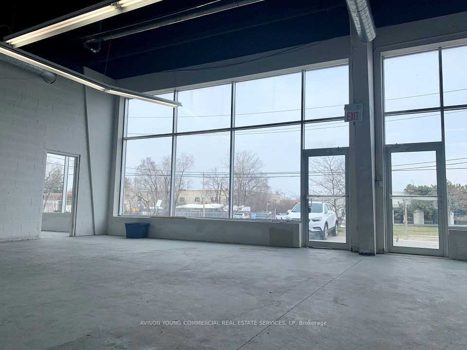 4100 Chesswood Drive 5, Toronto W05, ON M3J 2B9