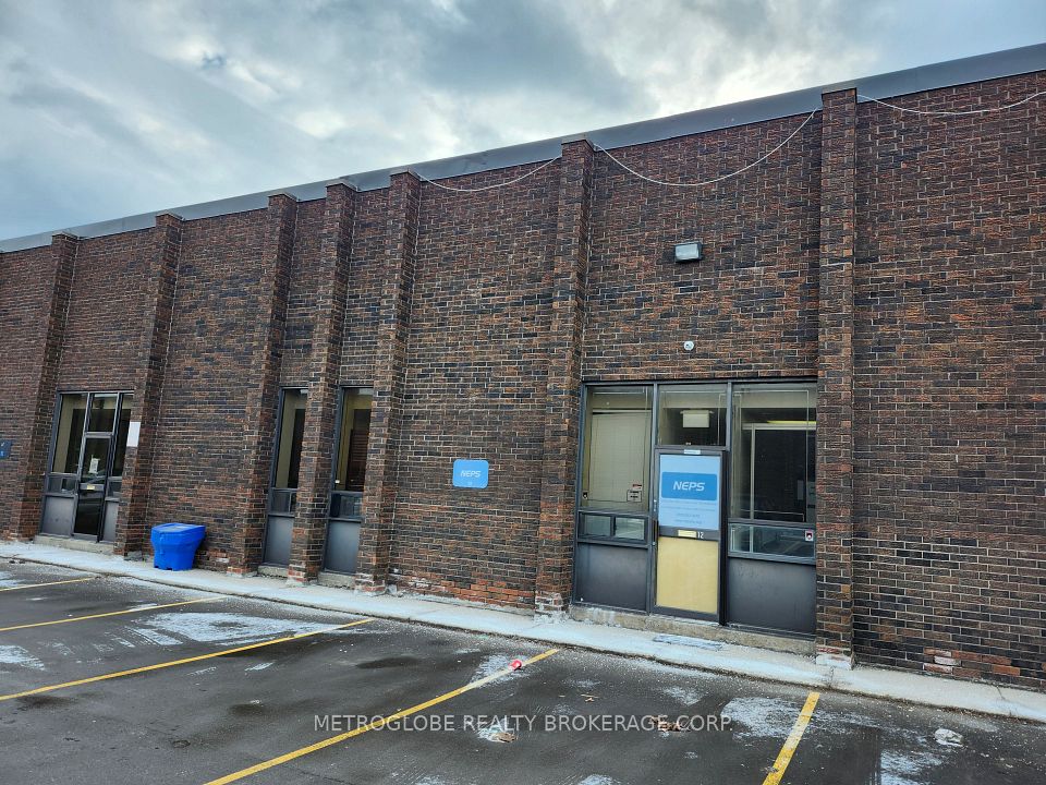 1635 Sismet Road 21, Mississauga, ON L4W 1V5