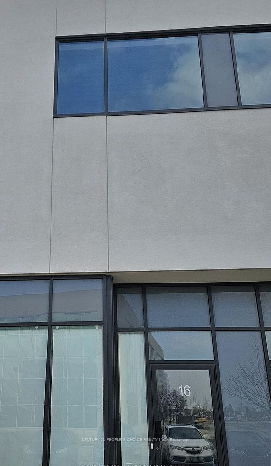 5270 Solar Drive 16, Mississauga, ON L4W 0G7
