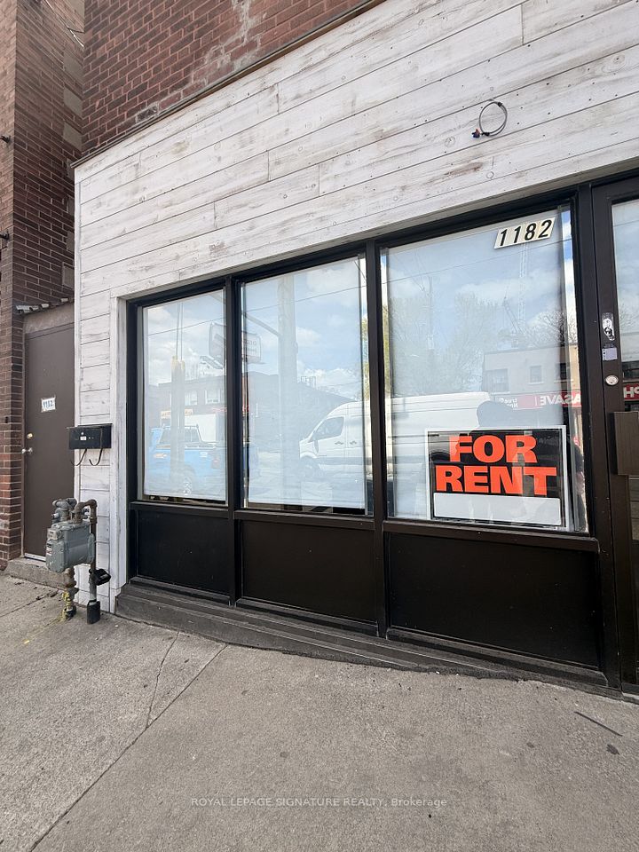 1182 Weston Road, Toronto W04, ON M6M 4P4