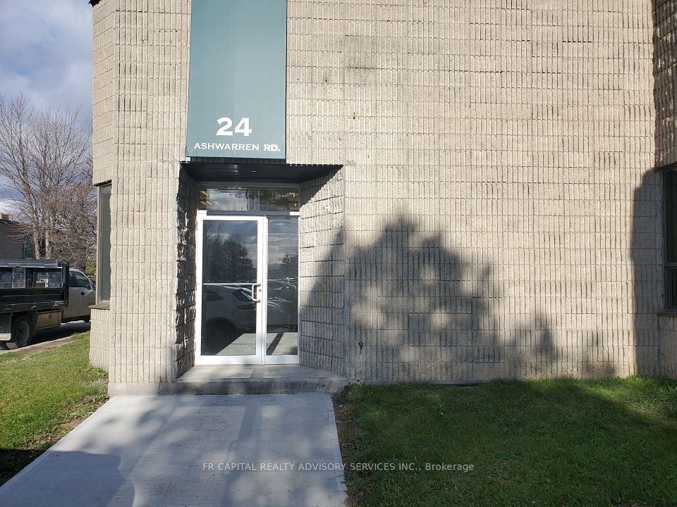 24 Ashwarren Road, Toronto W05, ON M3J 1Z5