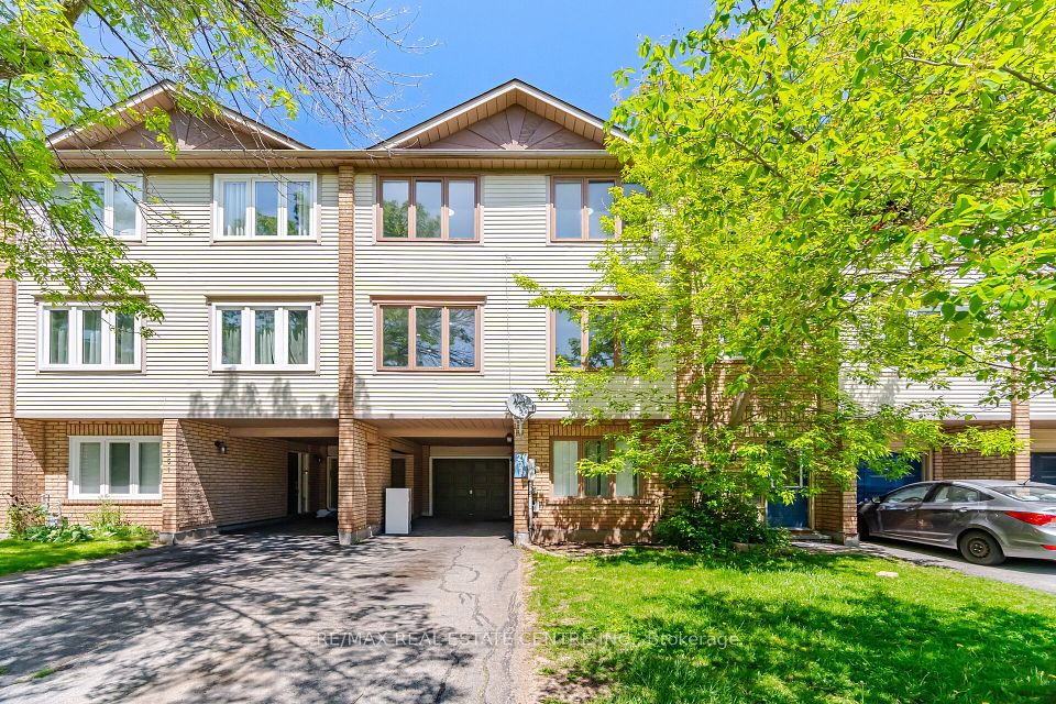 Att/Row/Townhouse at 2349 Strawfield Court, Oakville, ON L6H 6C2, Oakville