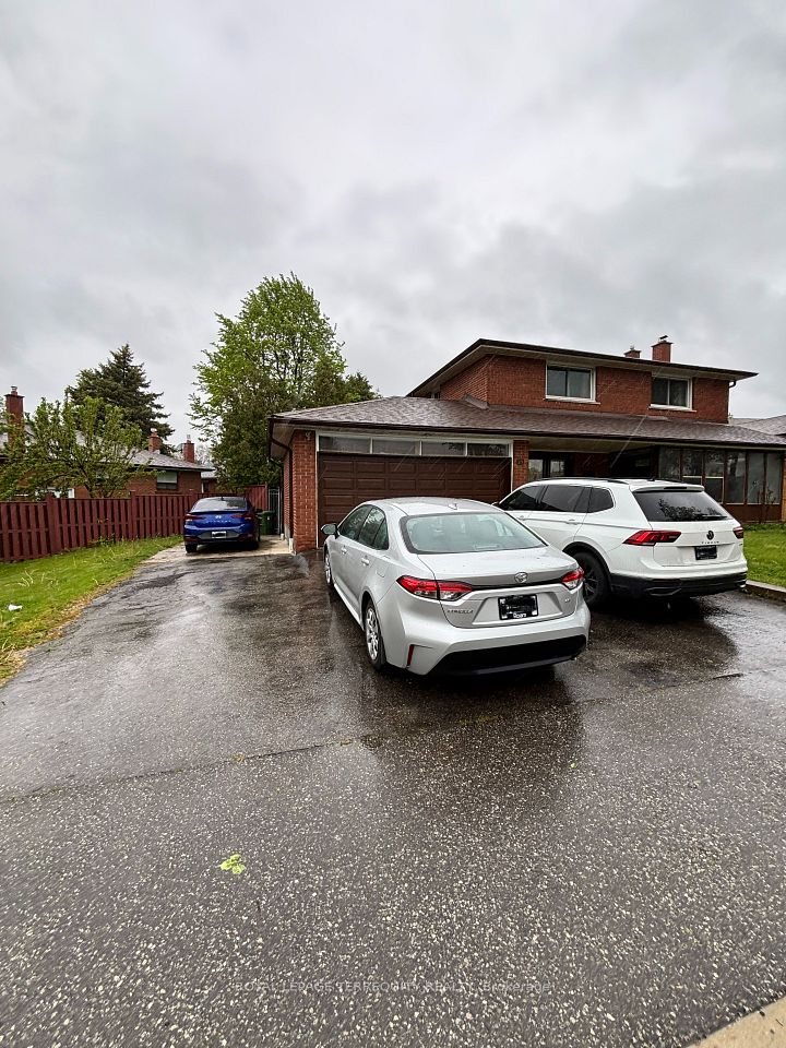 28 Keegan Crescent, Toronto, ON M3J 1G2 at 28 Keegan Crescent, Toronto, ON M3J 1G2, Toronto W05, ON, M3J 1G2