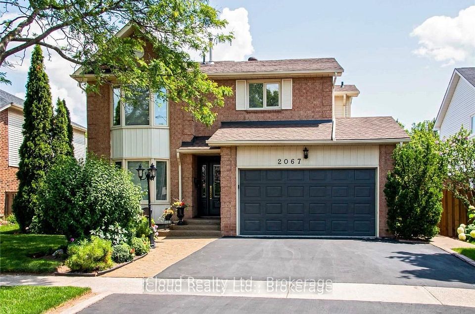2067 Hunters Wood Drive, Burlington, ON L7M 2T1 at 2067 Hunters Wood Drive, Burlington, ON L7M 2T1, Burlington, ON, L7M 2T1