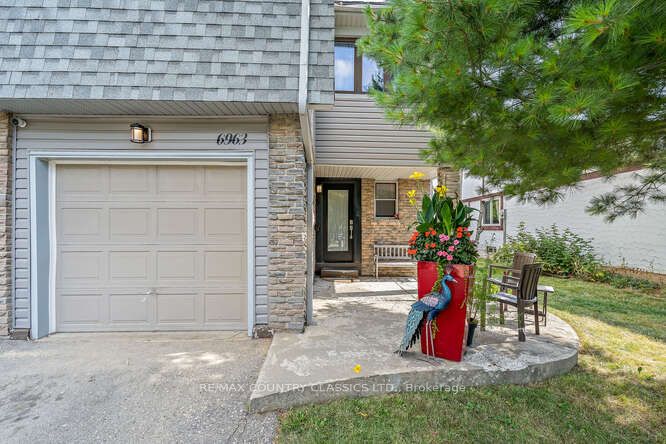 6963 Pamplona Mews, Mississauga, ON L5N 1S5 at 6963 Pamplona Mews, Mississauga, ON L5N 1S5, Mississauga, ON, L5N 1S5