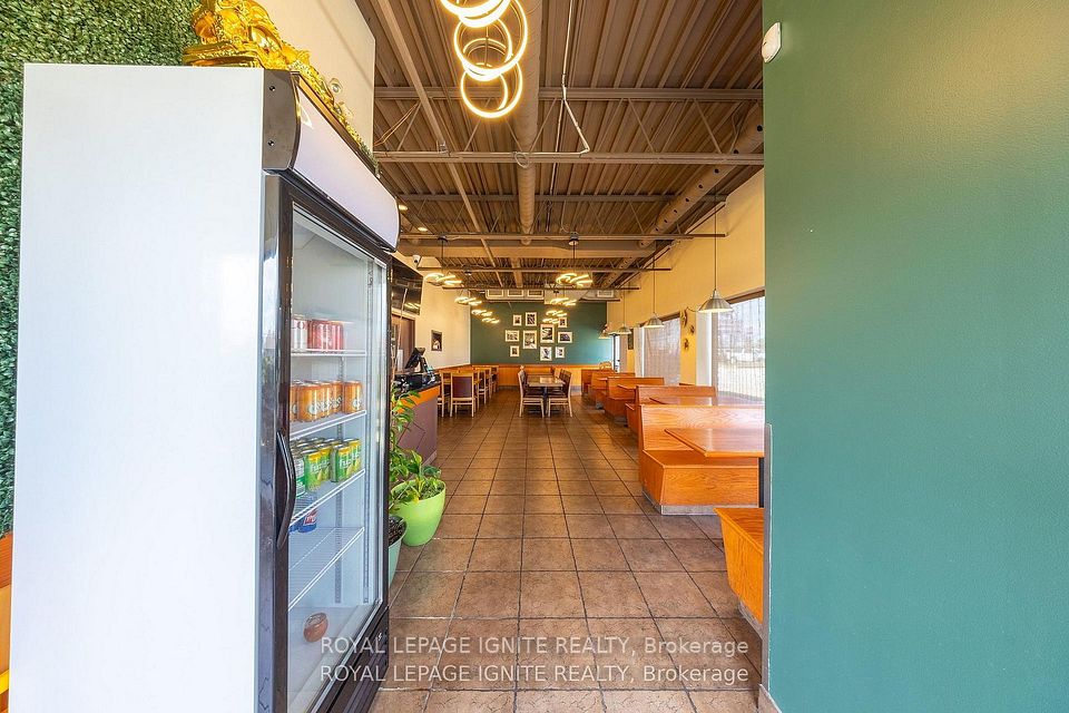 1706 Dundas Street E 1, Mississauga, ON L4X 1L7