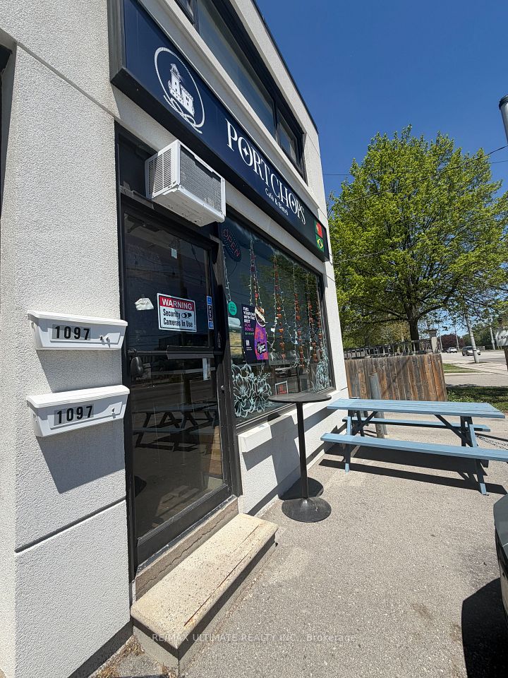 1097 Lakeshore Road E, Mississauga, ON L5E 1E8