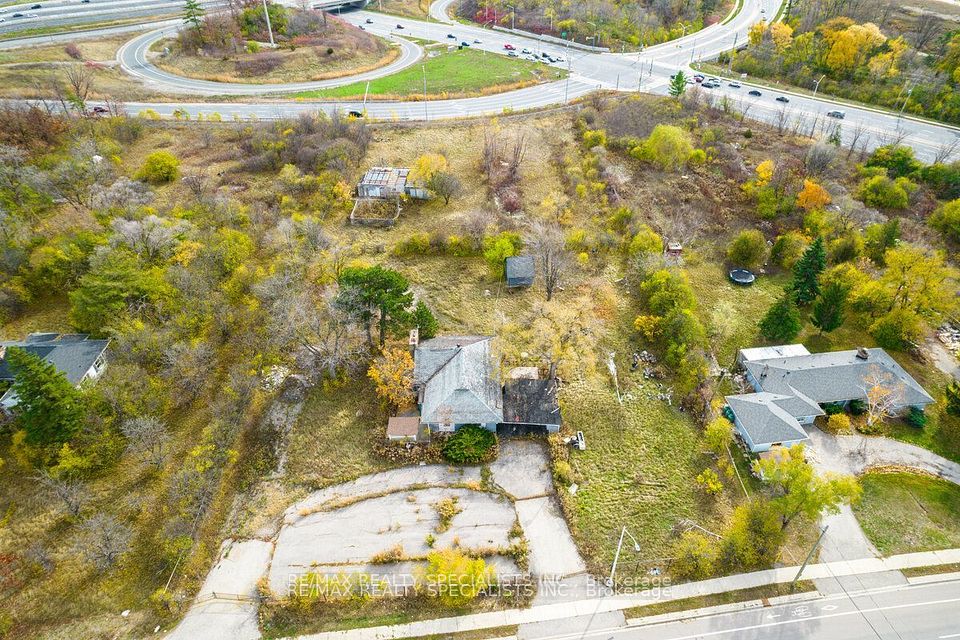 2036 Upper Middle Road E, Oakville, ON L6H 7G5