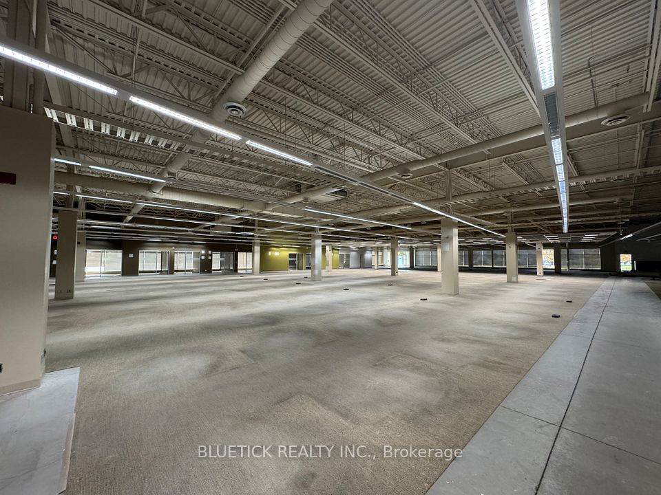 80 Courtneypark Drive W 6, Mississauga, ON L5W 0B3