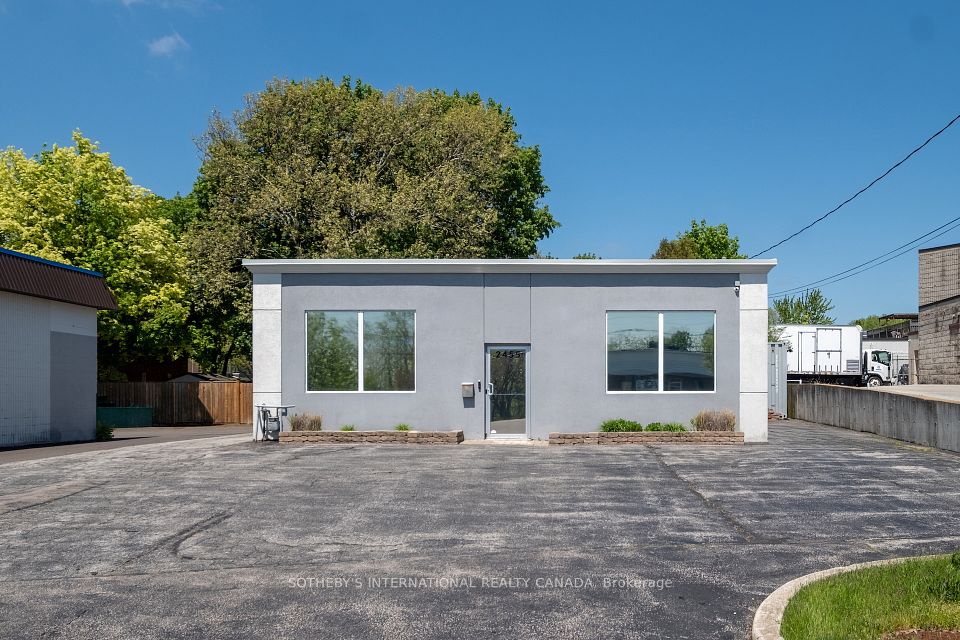 2455 Industrial Street, Burlington, ON L7P 1A6