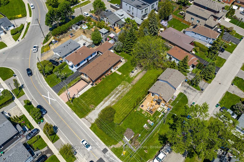 1063 Alexandra Avenue, Mississauga, ON L5E 2A1 at 1063 Alexandra Avenue, Mississauga, ON L5E 2A1, Mississauga, ON, L5E 2A1