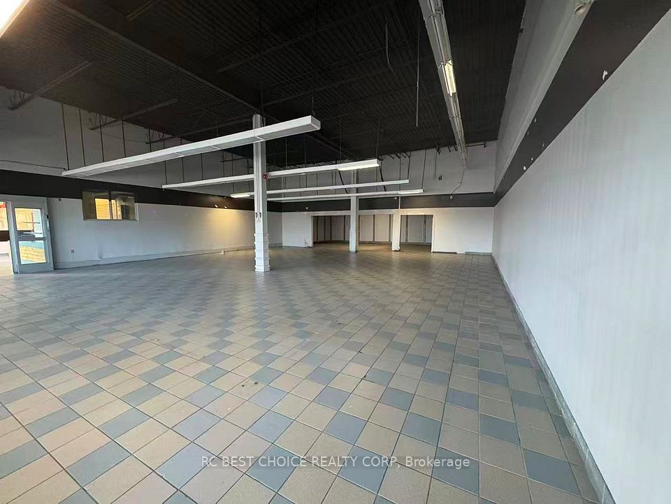 2568 Finch Avenue W 6, Toronto W05, ON M9M 2G3