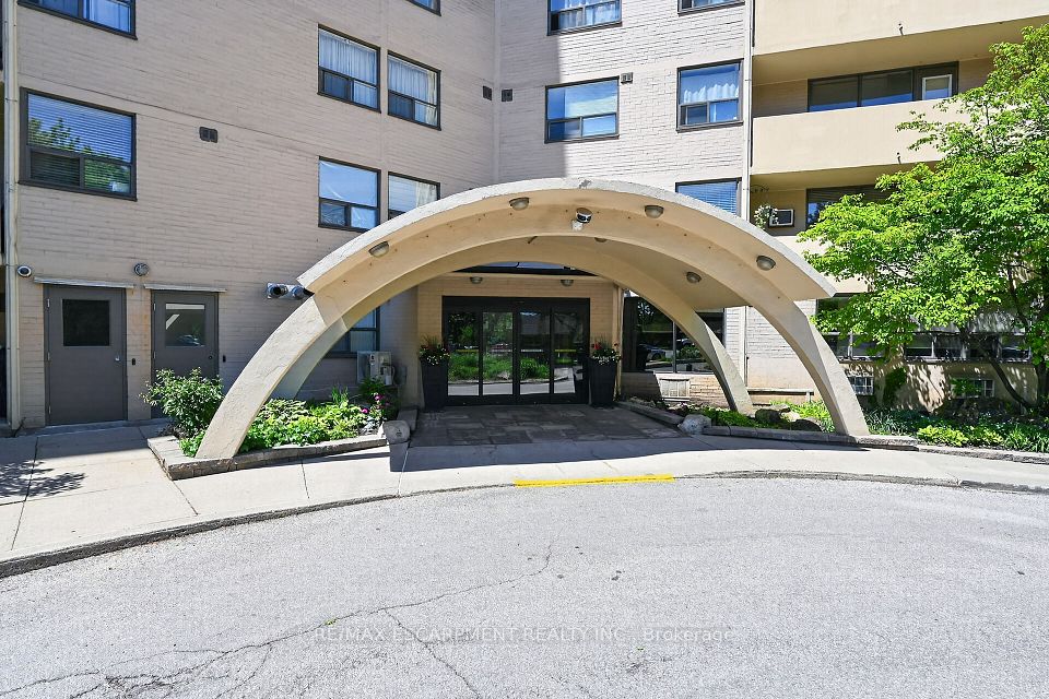 700 Dynes Road 101, Burlington, ON L7N 3M2 at 700 Dynes Road 101, Burlington, ON L7N 3M2, Burlington, ON, L7N 3M2