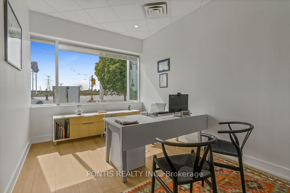 10 TOPFLIGHT Drive 104, Mississauga, ON L5S 0A8
