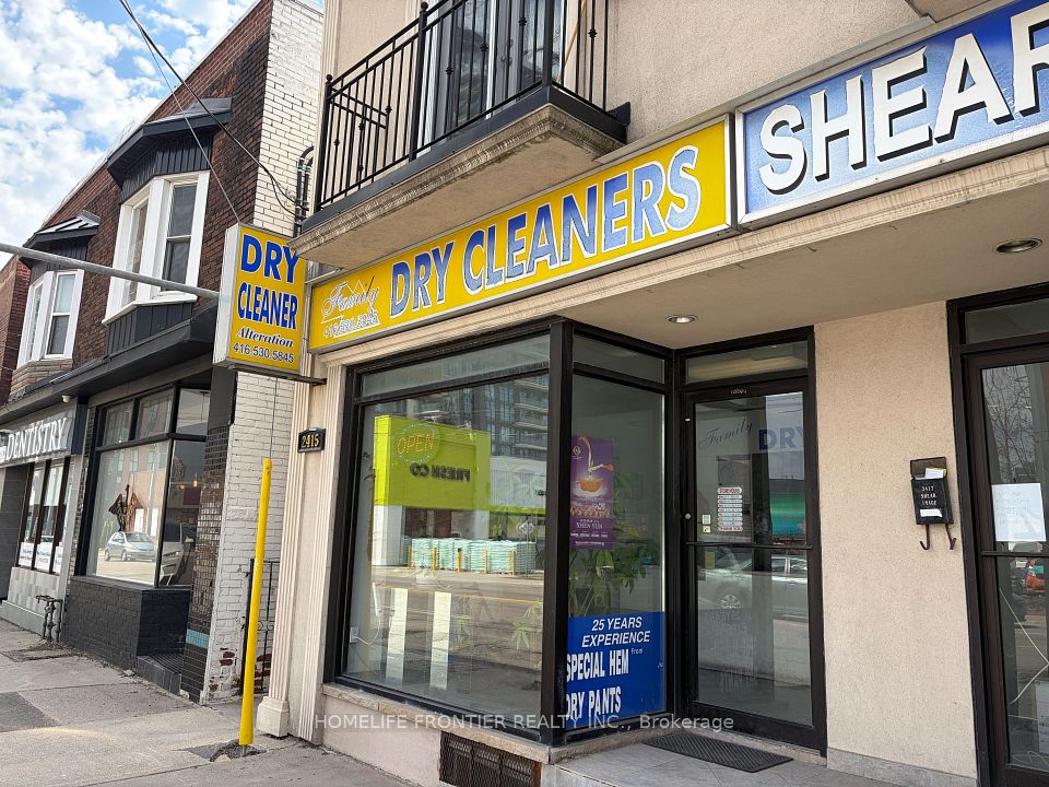 2415 Dundas Street W, Toronto W02, ON M6P 1X3